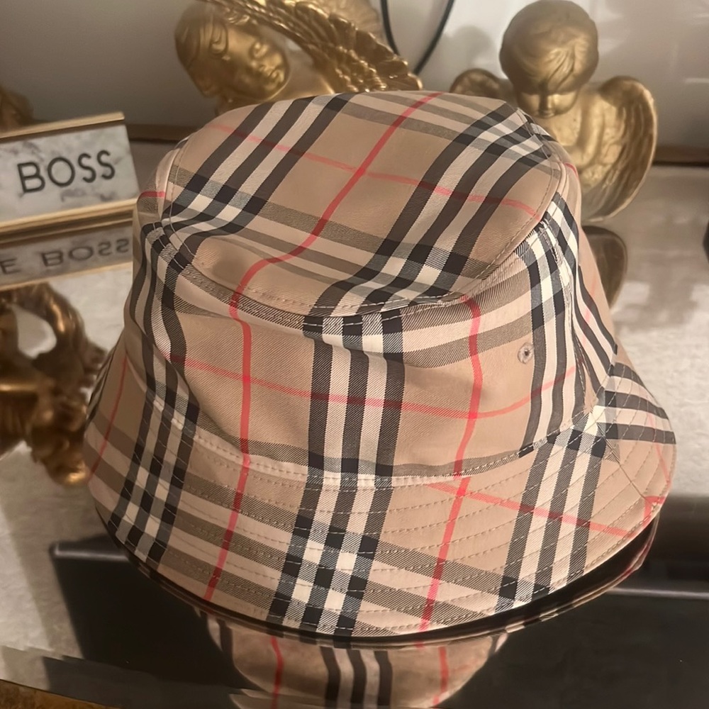 Authentic Burberry Bucket Hat unisex large